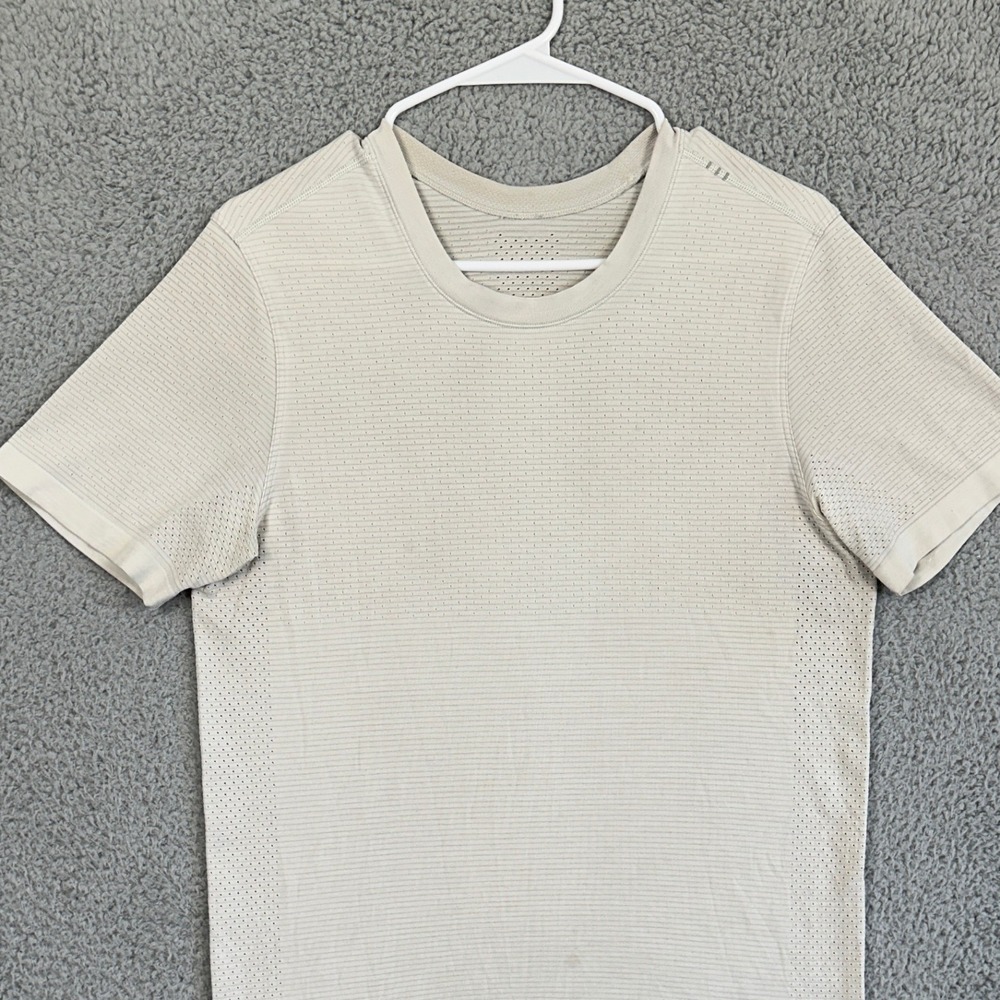 Lululemon Metal Vent Tech T-Shirt Tee Mens Small Cream Off White Short Sleeve